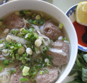 Chén bò viên