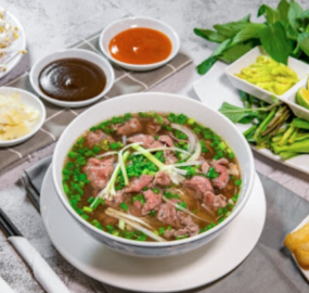Phở tái + viên (embe)