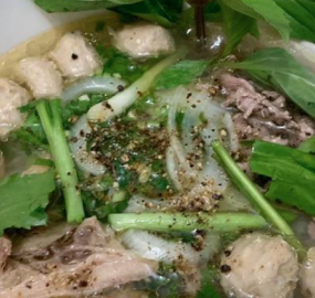 Phở tái + viên