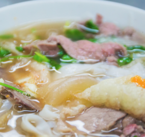 Phở tái + gân