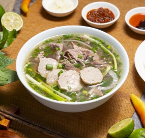 Phở tái + nạm + viên