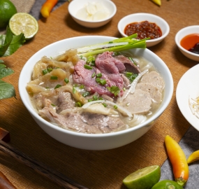 Phở gầu + viên